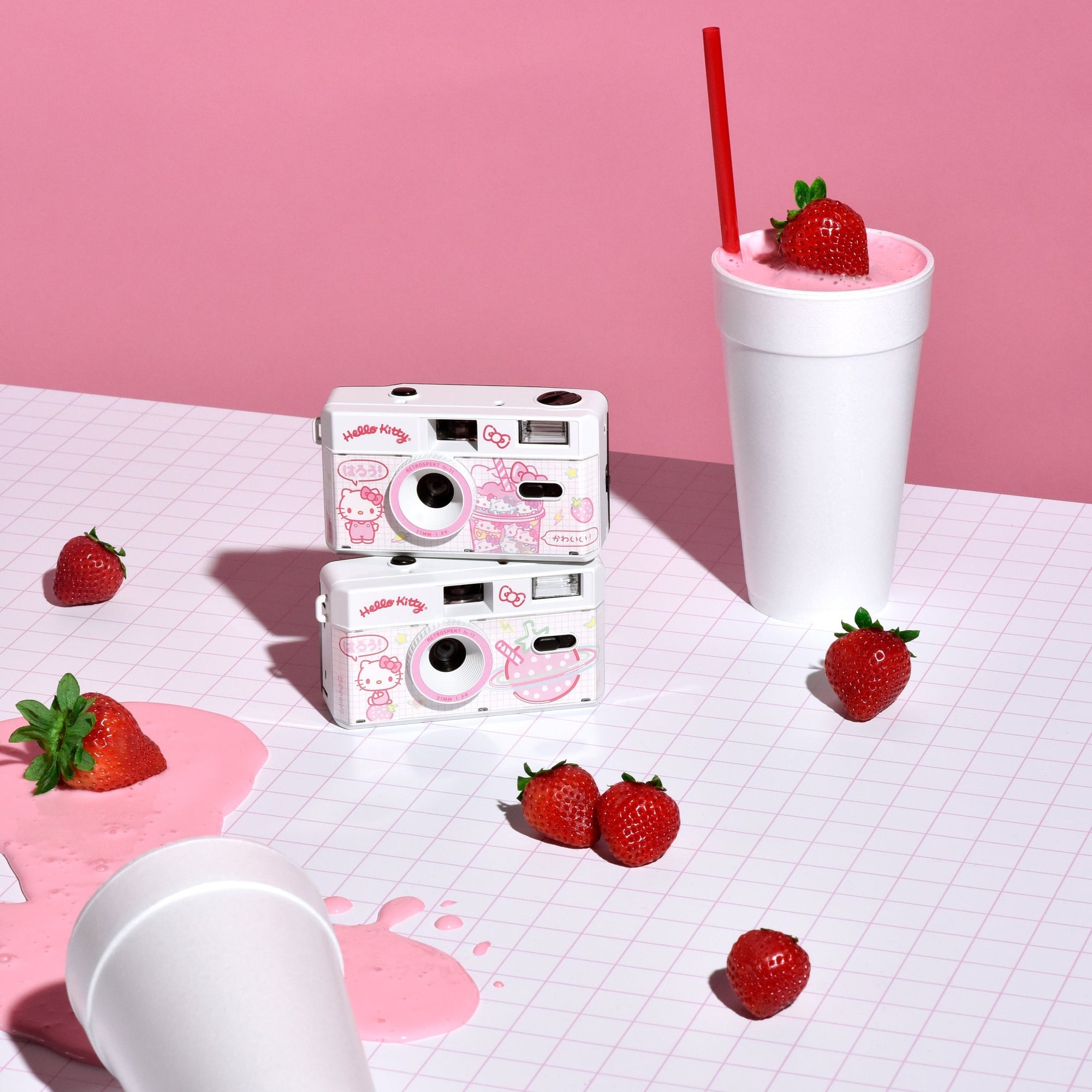 Hello Kitty Strawberry Shake 35mm Camera Electronic RETROSPEKT   