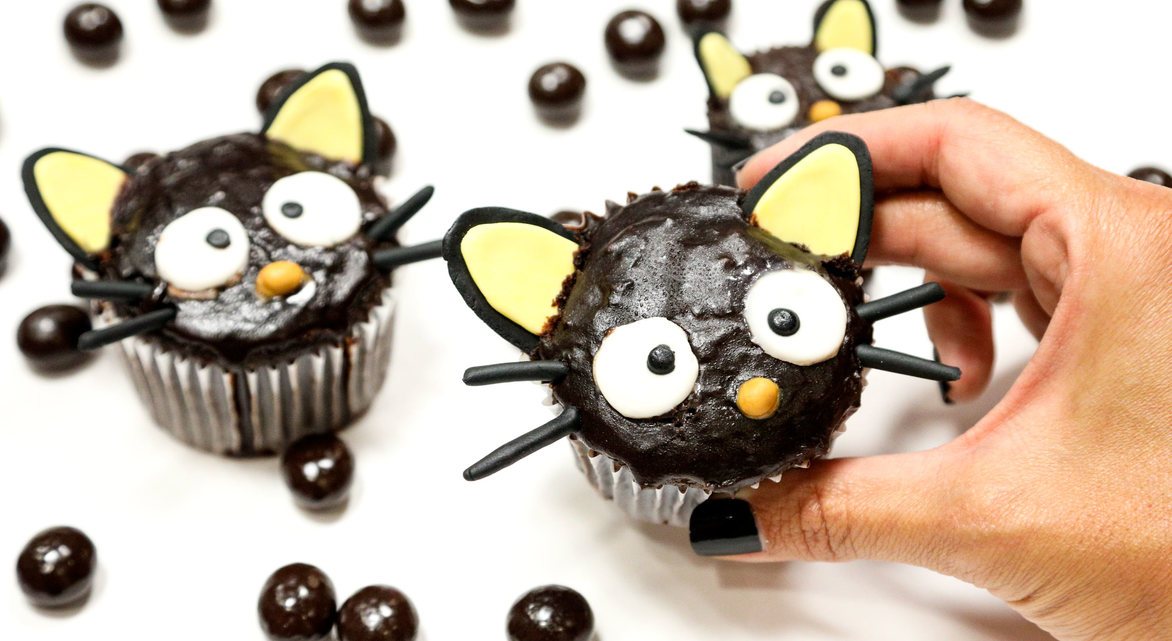 Chococat Chocolate Cupcakes | Sanrio
