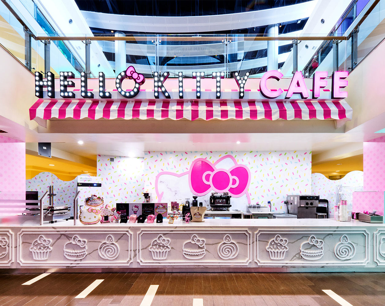 The Hello Kitty Cafe on the Las Vegas Strip!! 