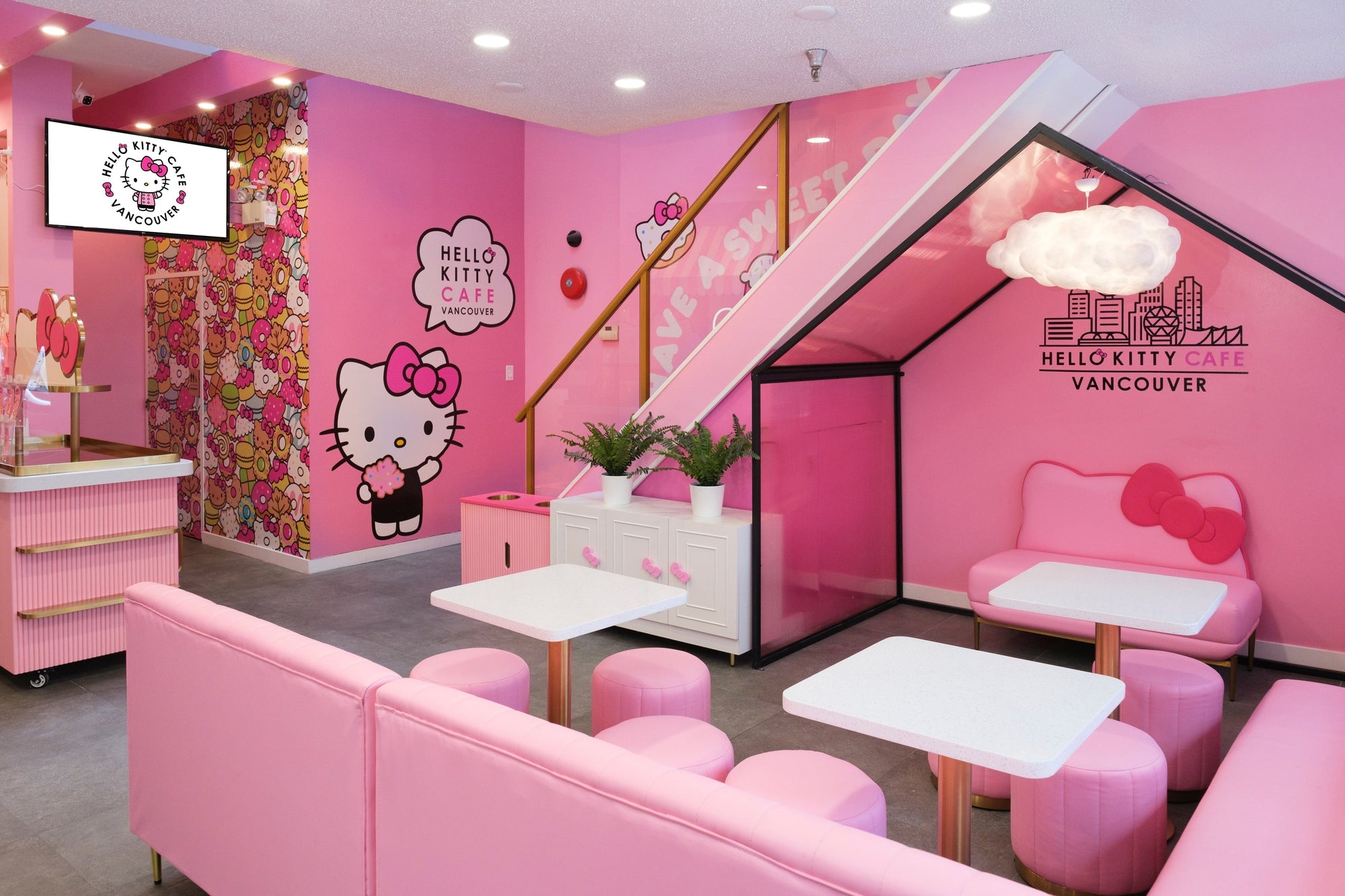 Hello Kitty Cafe