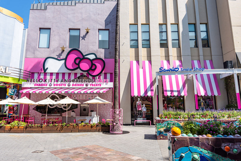 Hello Kitty Cafe in Universal City, CA for reference