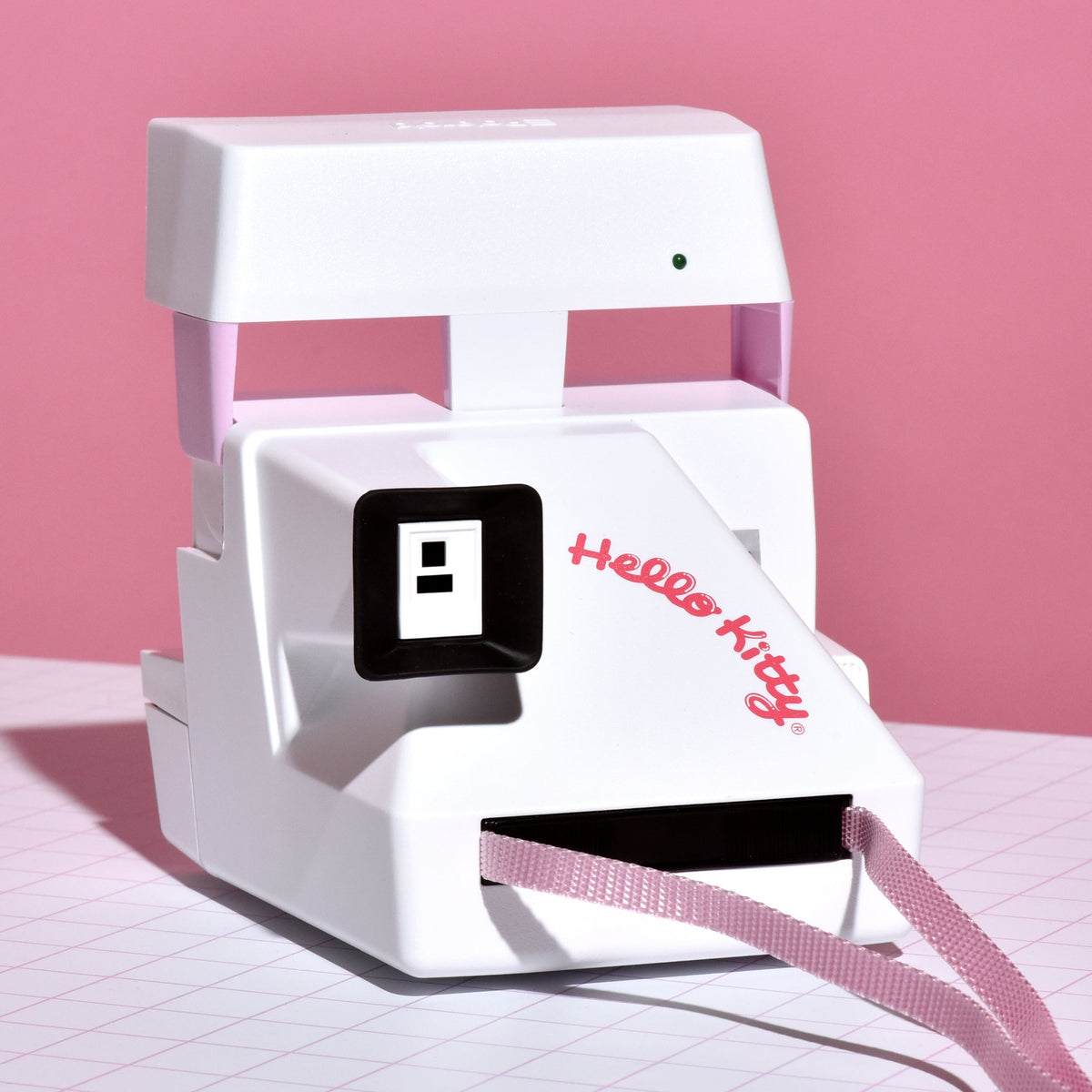 Hello Kitty x Polaroid 600 Strawberry Milk Instant Film Camera Electronic RETROSPEKT   