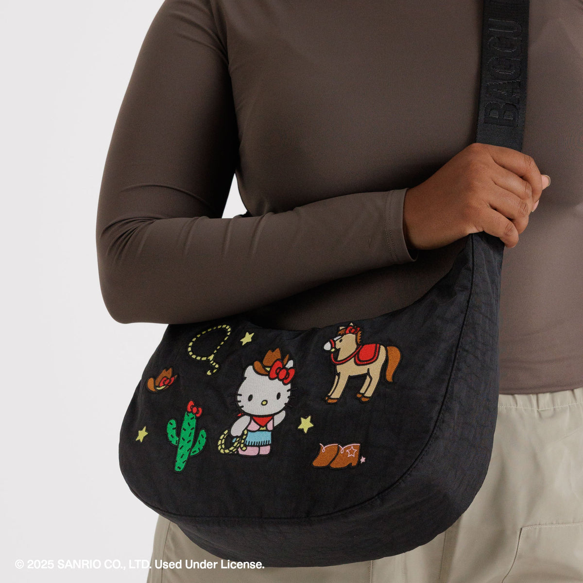 Hello Kitty x Baggu Embroidered Nylon Crescent Bag (Western) Hello Kitty x Baggu Embroidered Nylon Crescent Bag (Western)