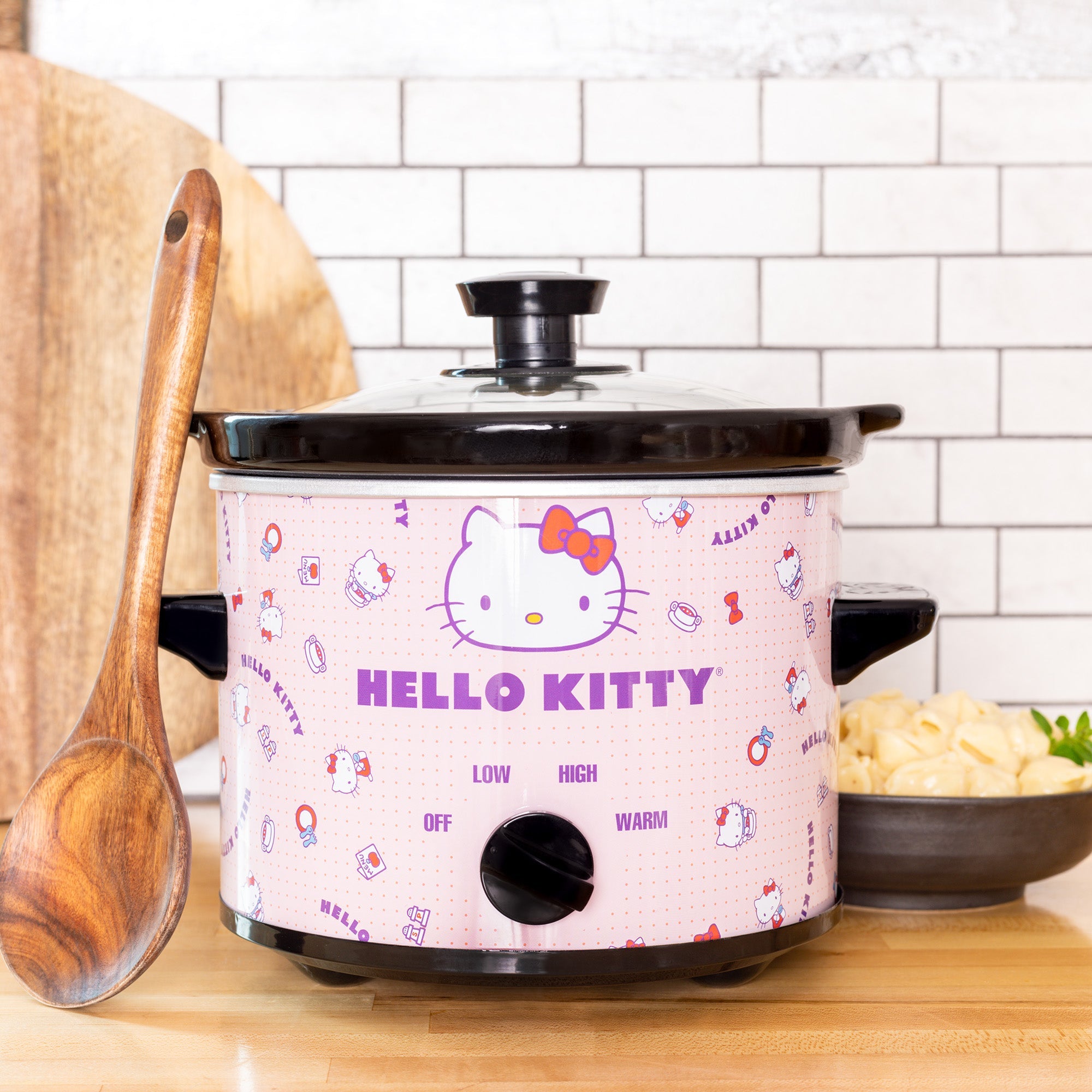 Hello Kitty 2-Quart Slow Cooker Home Goods Uncanny Brands Wholesale